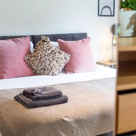 Maltings House Cosy And Stylish 2 Bedroom Flat Near The Centre With Free Parking And Ensuite *