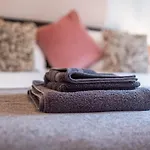 Апартаменты Maltings House Cosy And Stylish 2 Bedroom Flat Near The Centre With Free Parking And Ensuite *
